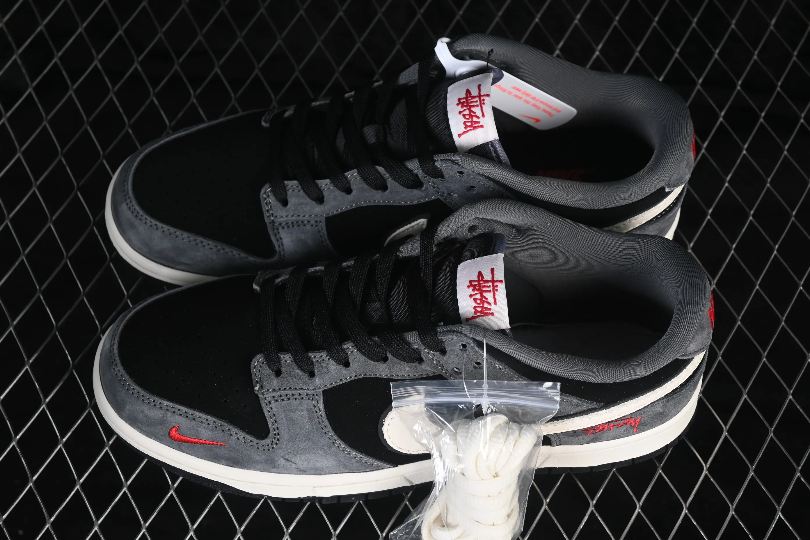 All categories Nk SB Dunk Series Nk SB Dunk Low High-end customized low-top sneakers Nike SB Dunk Low Stusi co-branded high-end customized low-top casual sneakers TX1688-003
